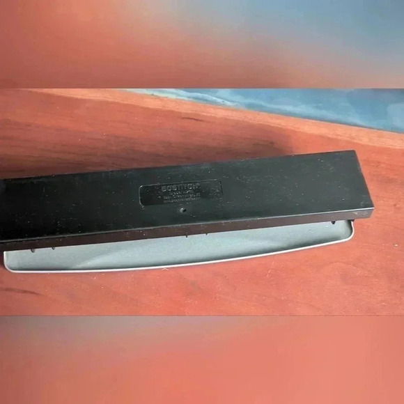 Bostitch Office Premium 3 Hole Punch, 12 Sheet Capacity, Metal, Rubber Base (NWT - Picture 9 of 9